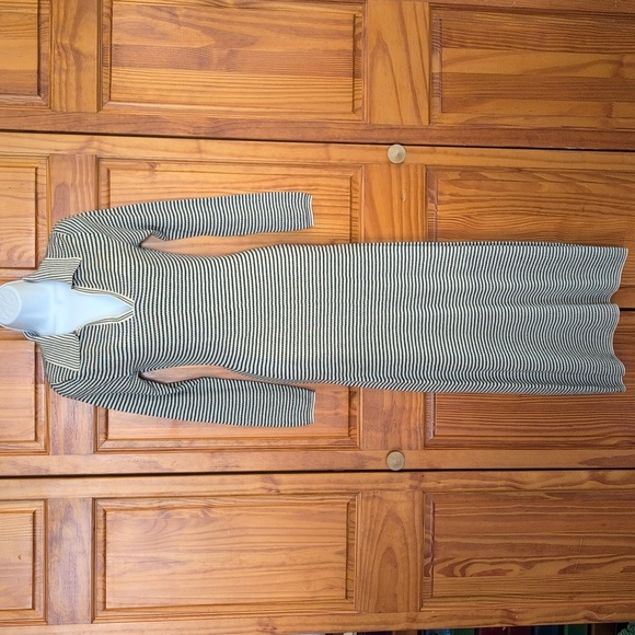 a new day Dresses & Skirts - NWT Black/Cream Casual Long Sleeve Sweater Dress S